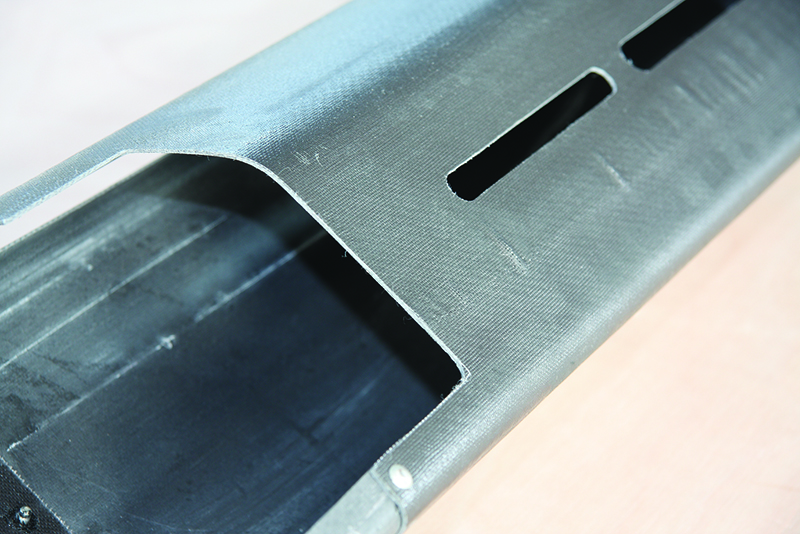 CFRT闆：玻纖(xian)增強熱塑(su)性複合材(cai)料在軌道(dào)交通的應(yīng)用