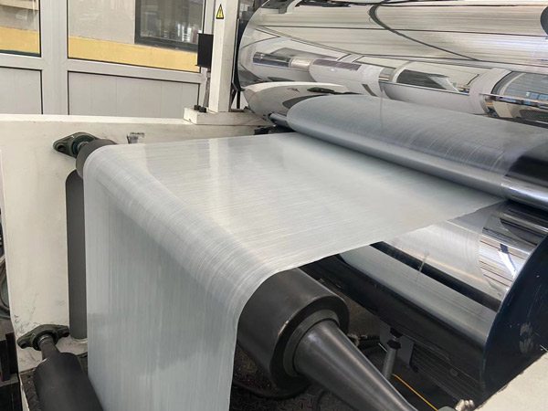 CFRT預浸(jìn)帶樹脂與纖維(wei)相互熔融的緊(jin)密度影響物理(li)性能