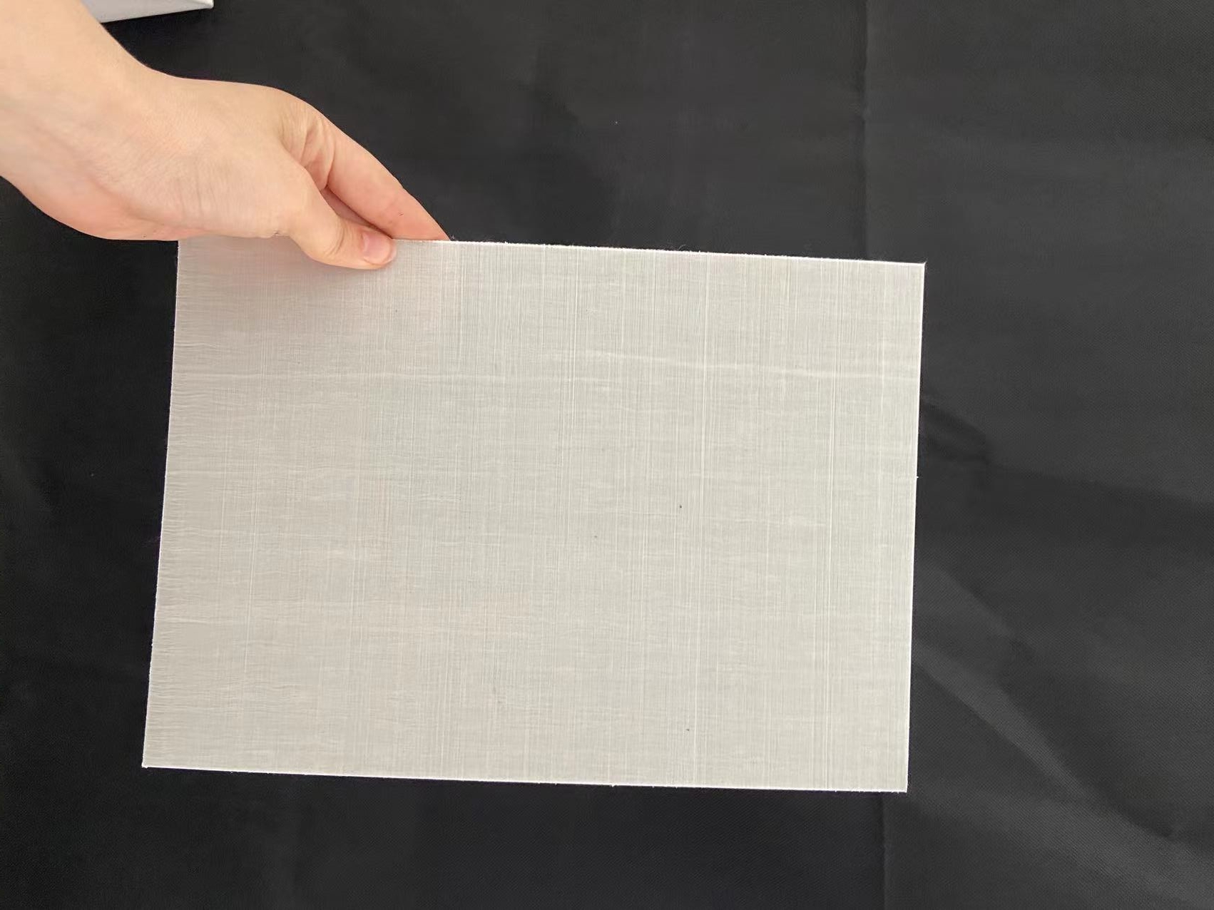 CFRT材料(liao)咨訊：熱塑性(xing)複合材料在(zai)軌道交通和(hé)汽車産業中(zhong)的應用前景(jǐng)廣闊