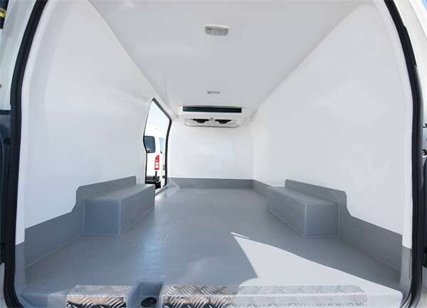 CFRT複合闆(pǎn)蒙皮冷藏車具(jù)有良好冷藏密(mi)封效果